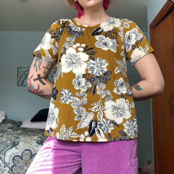 Floral Print Top - Picture 4 of 12